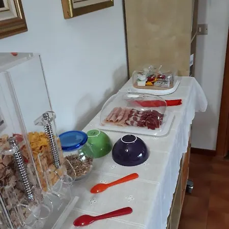 לינה וארוחת בוקר Il Bolentino 3*